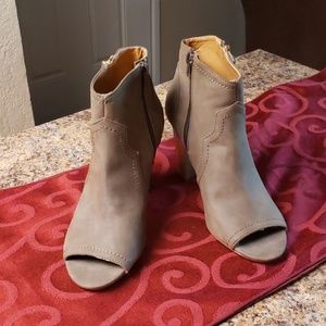 XOXO BARRYMORE open toe ankle boot